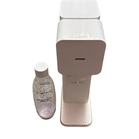 SodaStream Source Sparkling Water Maker Starter Kit - Picture 2 of 5